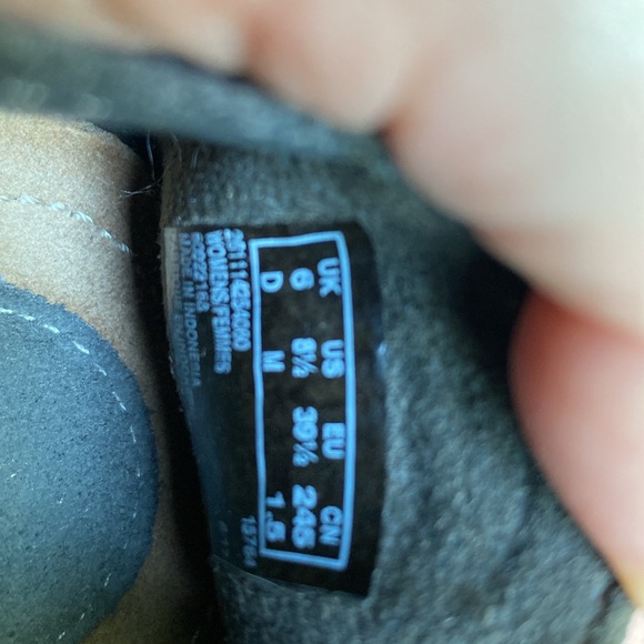 Clarks Leather shoes - size 8.5 - Picture 5 of 5